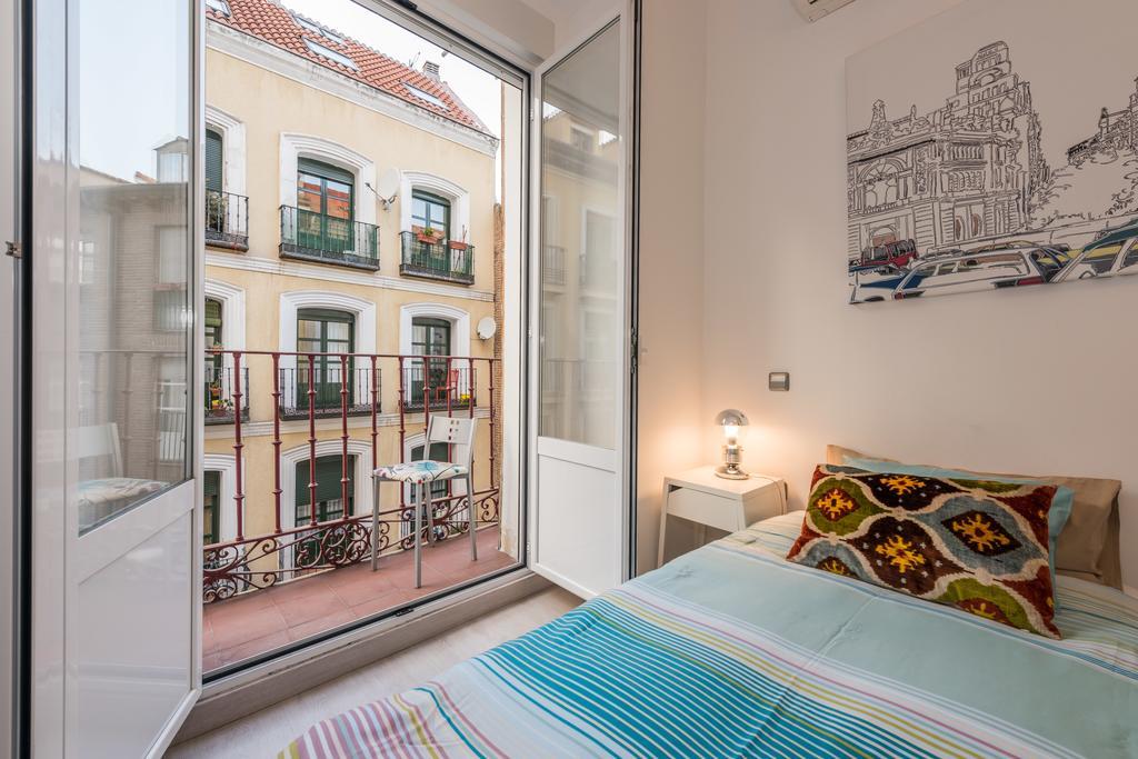 Latina Sol Lägenhet Madrid Exteriör bild