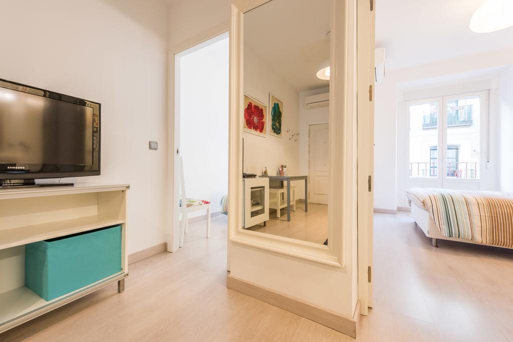 Latina Sol Lägenhet Madrid Exteriör bild